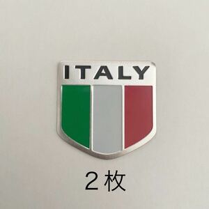 イタリア 国旗　アルミ ステッカー　エンブレムステッカー ２枚 アルファロメオ アバルト フィアット フェラーリ …