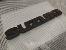 【送料込】SUZUKI(スズキ) 3Dエンブレム(両面テープ付) マットブラック 縦2.5cm×横15.2cm プラスチック製_画像4