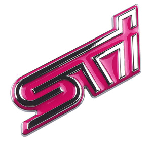 【送料込】STI 3Dエンブレム (両面テープ) ピンク／メッキ　縦3.6cm×横9.2cm 金属製 スバル