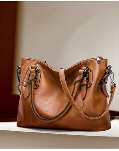  Europe and America retro simple shoulder bag high capacity feeling of quality handbag stylish shoulder bag 