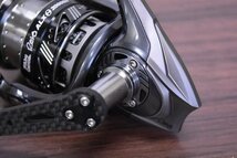 【新品未使用☆⑧】アブガルシア レボ ALX シータ 2000SH Abu Garcia REVO THETA Θ スピニングリール ライトゲーム ブラックバス（CKN_O1_画像4