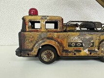 H049-S3-14331 当時物 昭和レトロ ファイヤーエンジン消防車 ジャンク 現状品①_画像2