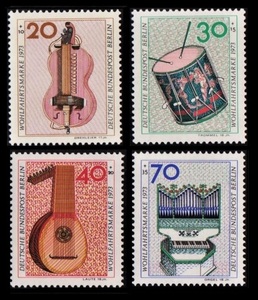 zα65y5-6g　ベルリン1973年　寄付金・楽器・4枚完
