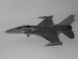 １/72　アメリカ空軍 F-16CJ ファイティングファルコン　完成品