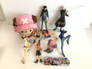 Y936 まとめて！10点セット ONE PIECE/ワンピース　フィギュア/ぬいぐるみ/ケース　ルフィ/エース/ロー/チョッパー/ビビ　現状品