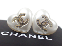 1ND 美品 CHANEL シャネル ハート ココマーク ピアス AB7011 B06560 NF085 箱付き 2022年購入_画像1