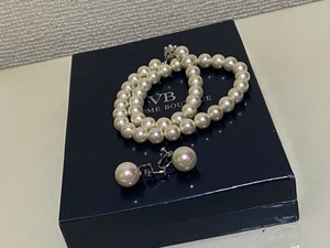 VENDOME BOUTIQUE　ヴァンドーム　パールのネックレス＆イヤリングのセット　/　冠婚葬祭　卒業式　入学式に