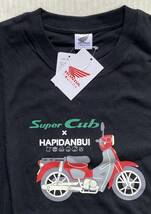 半袖Tシャツ Mサイズ HONDA/ホンダ スーパーカブ 黒系 バイク/オートバイ はぴだんぶい サンリオ))))未使用品_画像2