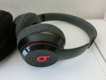 中古品 保管品 Beats by Dr.Dre beats solo2 ビーツ ヘッドホン ワイヤレス 折りたたみ ブラック/激安1円スタート_画像2