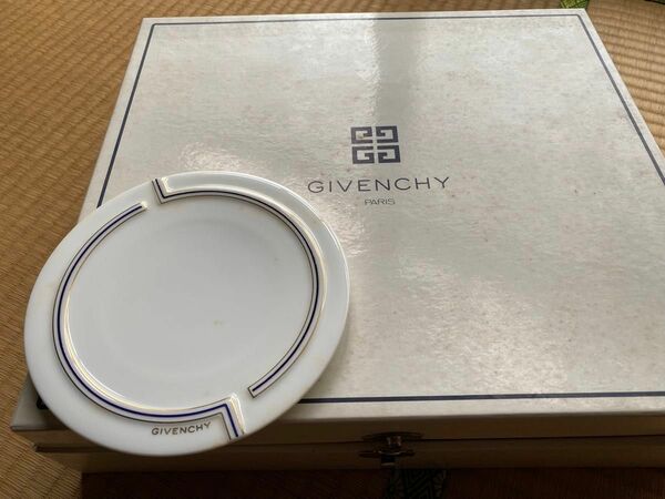 GIVENCHYお皿セット