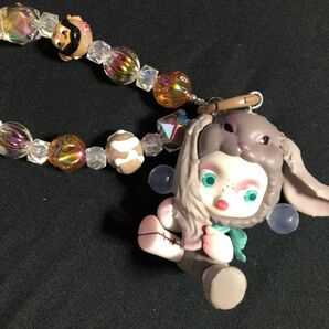 ポップマート　フィギュア　ハンドメイド　チャーム