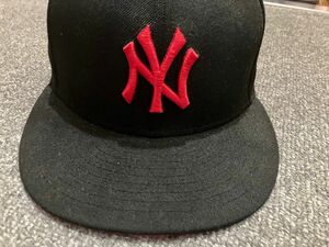 ニューエラ 59FIFTY タータンチェック　ニューヨーク・ヤンキース　ブラック/レッド　7 3/4(61.5cm)