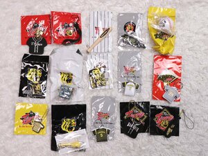 阪神タイガース　Tigers　プロ野球　グッズ　まとめて　大量　ファンクラブ限定キーホルダー　甲子園来場記念