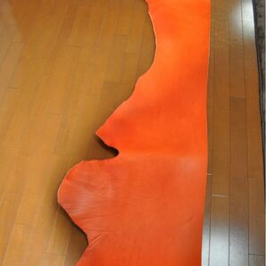 栃木レザーヌメ　タンニン　クラシコヌメ　オレンジ　ハギレ　厚さ約3.8ミリ　