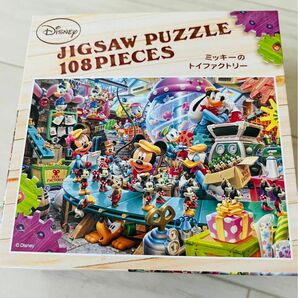 ディズニー　ジグソーパズル Disney 108ピース　テンヨー　ミッキーのトイファクトリー