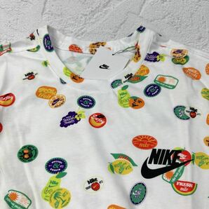 【格安送料】新品未使用 NIKE 2XLサイズ ナイキ Tシャツ 半袖 カットソー 総柄 フルーツ ホワイト Tee トップス 人気 スウッシュ 正規品の画像2