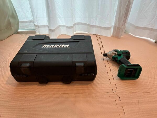 (中古品)マキタ 充電式インパクトドライバ M697D