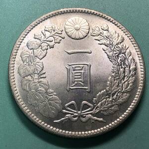 新1円銀貨 明治15年 大型 約26.92g 準未使用 日本古銭 一圓 一円 銀貨 硬貨 貨幣　コインコレクション