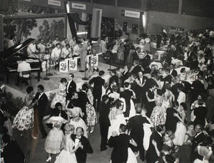 Henri Cartier Bresson　アンリ・カルティエ・ブレッソン　写真『Ballroom』　Gelatin Silver Print