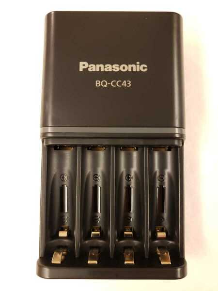 ★送料込み 新品未使用品 Panasonic eneloop 充電器 BQ-CC43 エネループ 説明書付き★