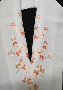 半衿　刺繍　白　オレンジ系の刺繍