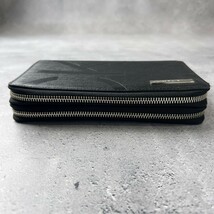 美品 CK CALVIN KLEIN カルバンクライン 牛革 牛革 本革 ソーダ クラッチバック オーガナイザー 黒 ラウンドファスナー スマートセルバッグ_画像6