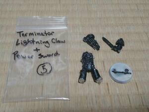 ウォーハンマー Rogue Trader Terminator with Lightning Claw and Power Sword (5)