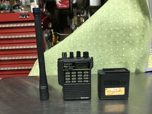  that time thing! Yaesu YAESU[FT-204]144MHZ/FM transceiver + battery case +ALINCO[EA0057] antenna set ( secondhand goods ) amateur radio machine 