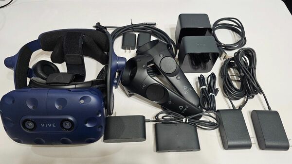 HTC VIVE PRO フルセット 動作確認済み BS及びコントローラは1.0と初期型です。