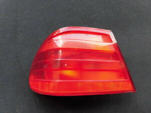 ◆'97 ベンツ W210 E320 前期 セダン 左テールランプASSY (品番：A 210 820 01 64)◆