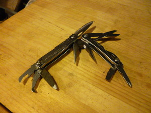 LEATHERMAN Wingman レザーマン　