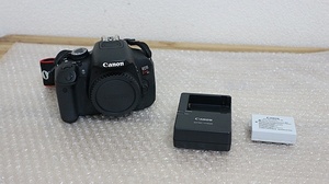 ★Canon EOS Kiss X6i ボディ★L66