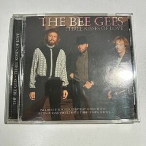 【中古】ＴＨＥ ＢＥＥ ＧＥＥＳ／ＴＨＲＥＥ ＫＩＳＳＥＳ ＯＦ ＬＯＶＥ （輸入盤）