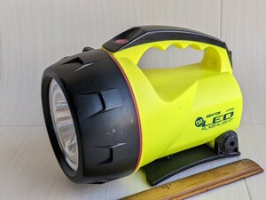 ジャンク　GENTOS LK-114G　LED フラッシュライト 内部錆びあり　単一電池4本使用　黄色　イエロー　大型懐中電灯