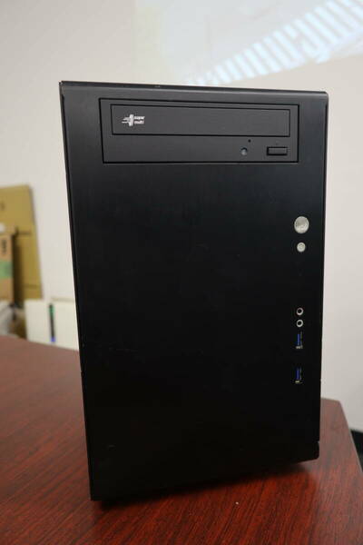Lian-Li PC-Q11 ITXアルミPCケース 黒