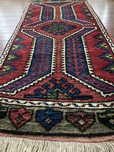 トルコ絨毯　手織り　105㎝×45㎝　年代物　ヴィンテージ　ハンドメイド　絨毯　ラグ　トルコ雑貨