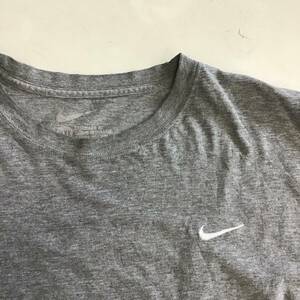 《 H 979》NIKE ナイキ 半袖Tシャツ ワンポイント 刺繍 2XL グレー スポーツ トレーニング アウトドア 1円スタート アメリカ古着 古着卸