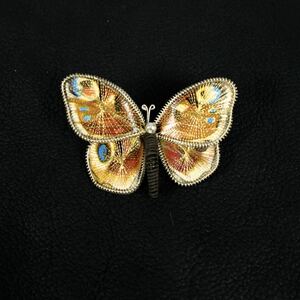 Art hand Auction Broche papillon vintage faite à la main des années 1970 Gravure papillon magasin vintage Deadstock Antique, Accessoires pour femmes, broche, autres