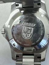 LUMINOX ルミノックス クォーツ腕時計 1580 青紫文字盤 シルバーカラーケース 電池切れのため不動_画像2