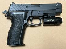 東京マルイ　シグ ザウエル P226 E2 ガスブローバックハンドガン　SIG　タクティカルライト付き　18歳以上　TOKYO MARUI_画像4