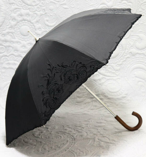 超美品【長傘 晴雨兼用】4面ポイント豪華刺繍 持ち手にアクセント 黒 v4977