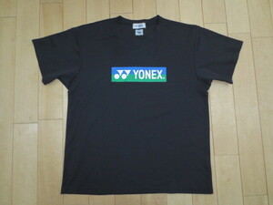 YONEX