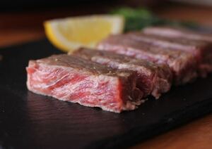 大容量500g 牛肉サーロインステーキ　成型肉　国産牛脂　◯