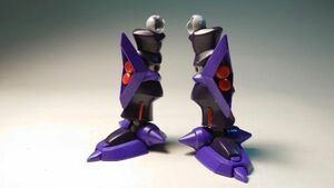 LBX 1/1 ジ・エンペラー (ダンボール戦機)　脚部※シール添付アリ　完成品 ジャンク