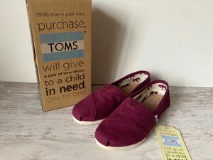 ●新品 TOMS スリッポンシューズ ワイン色 アニマル柄 23cm 袋付● 