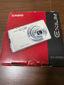 CASIO カシオ デジタルカメラ エクシリム　EX,-Z250 中古　　ジャンク品