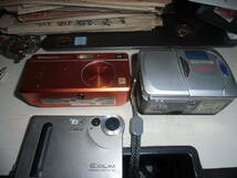 古いデジカメ3個　ジャンク(CASIOExilm EX-s1, Panasonic DMC-f1,OLYMPUS CAMEDIA C-40ZOOM）作動未確認　現状_画像1
