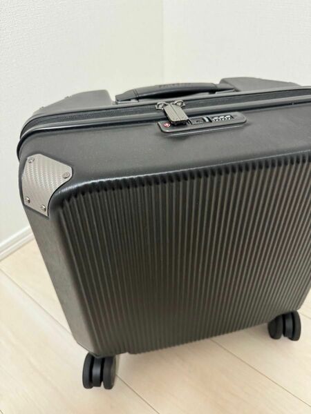 Samsonite Black Label ファントム スーツケース