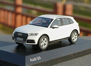 ▲AUDI特注！白！1/43 アウディ NEW Q5 2020 新品