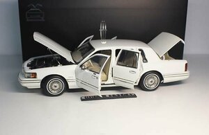 ▲超希少！限定品！金属製！全開閉！白！リンカーン 1/18 Lincoln Town Car 新品